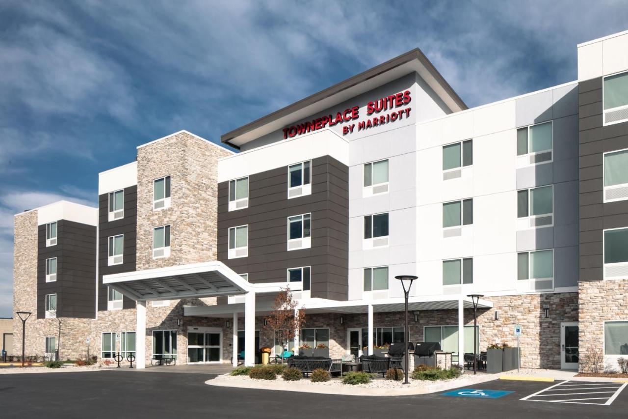 Towneplace Suites By Marriott Oconomowoc ภายนอก รูปภาพ