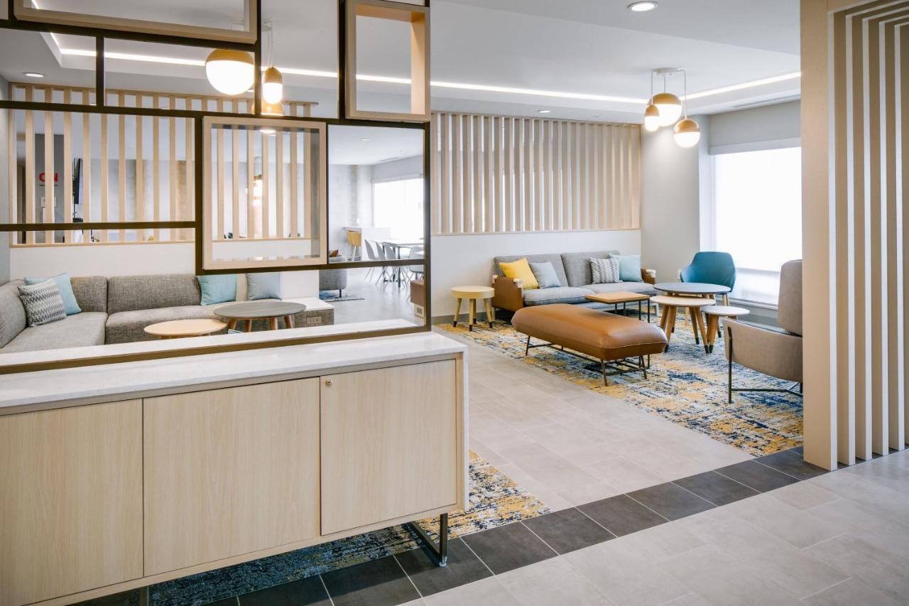 Towneplace Suites By Marriott Oconomowoc ภายนอก รูปภาพ
