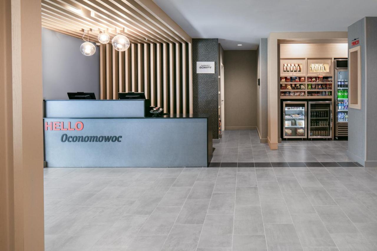 Towneplace Suites By Marriott Oconomowoc ภายนอก รูปภาพ