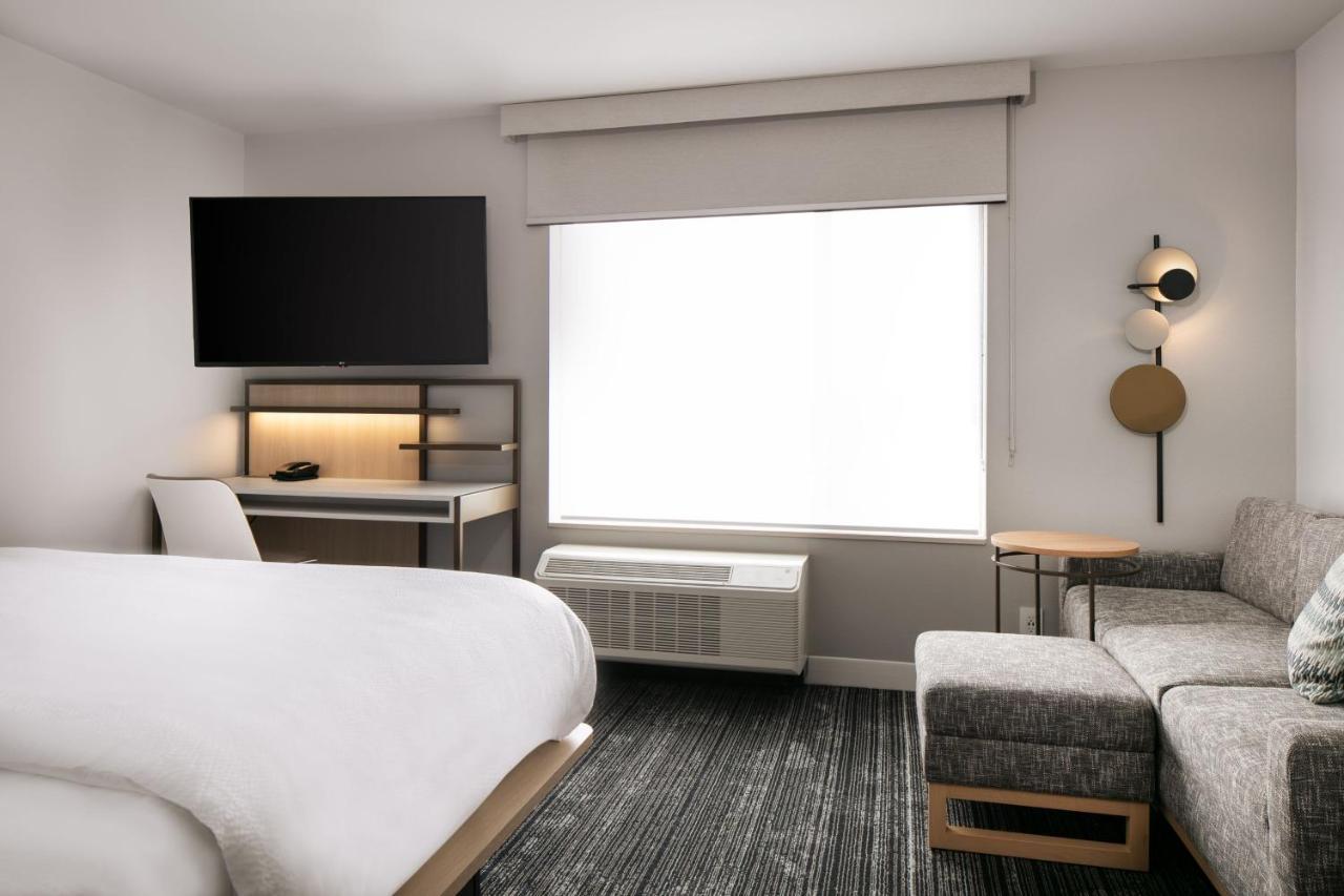 Towneplace Suites By Marriott Oconomowoc ภายนอก รูปภาพ