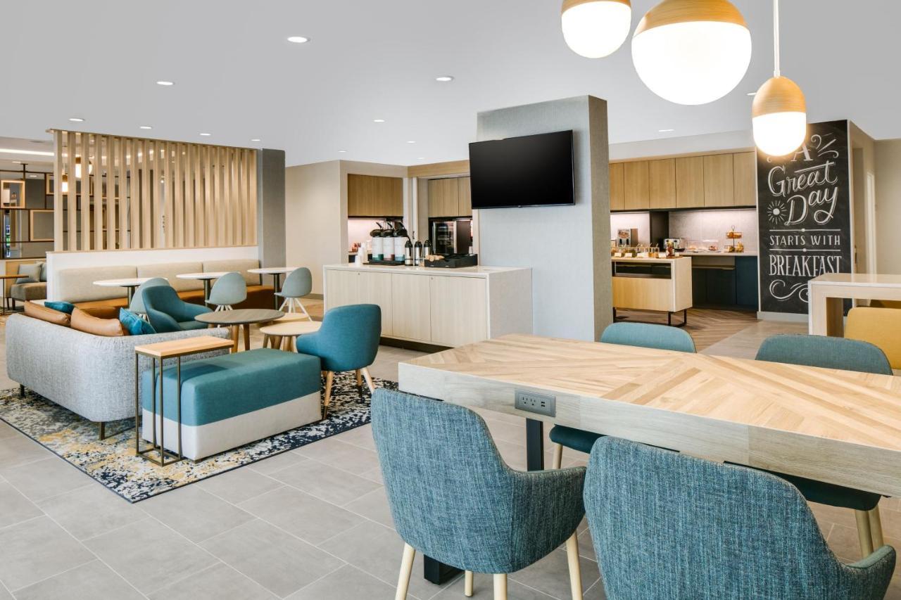 Towneplace Suites By Marriott Oconomowoc ภายนอก รูปภาพ