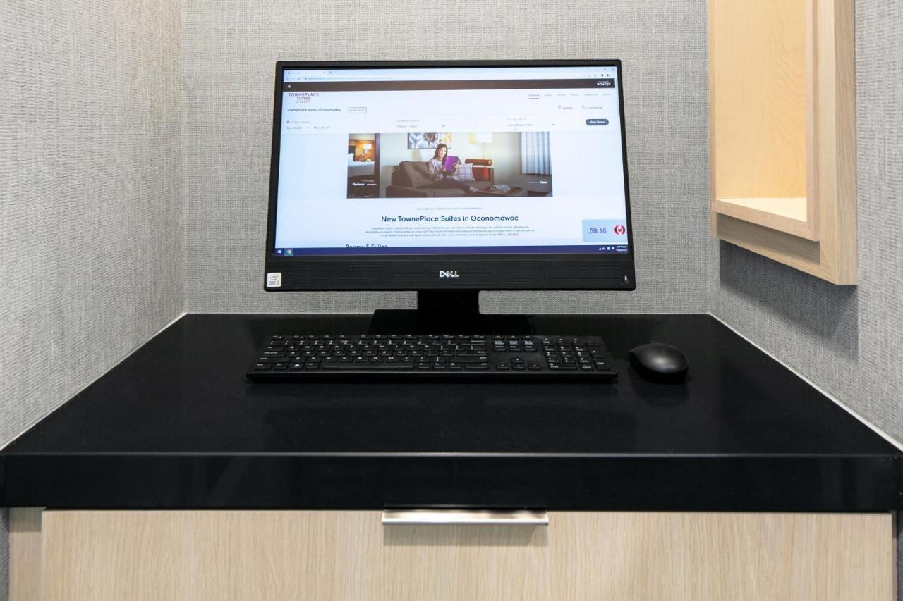 Towneplace Suites By Marriott Oconomowoc ภายนอก รูปภาพ